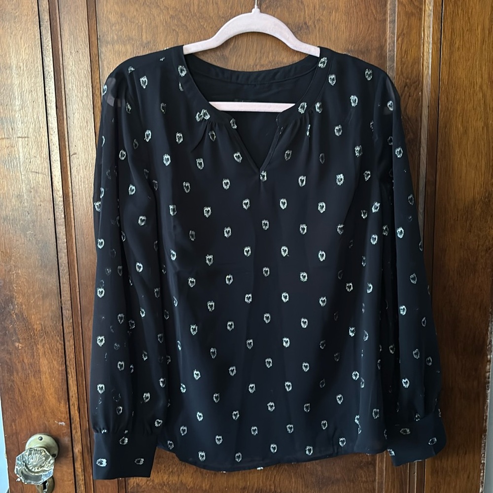 Talbots Black w/ Silver Metallic Jacquard Hearts Blouse w/ Sheer Sleeves Size M